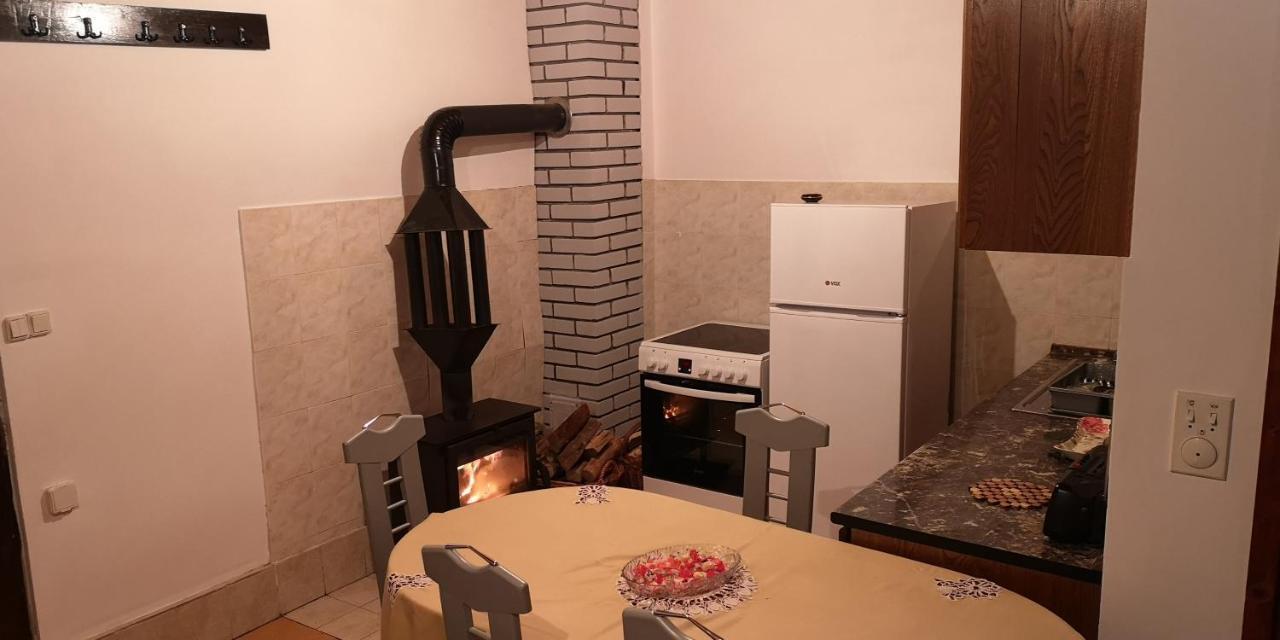 Villa Vikendica Na Sokolini Gornja Koprivna Exterior foto